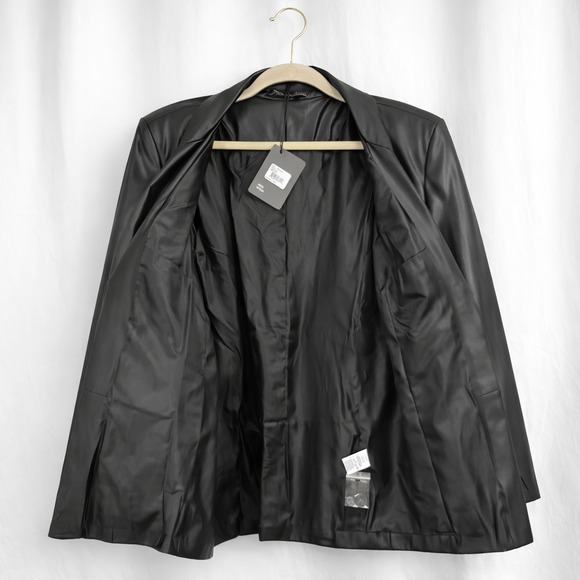 Noir Faux Leather Blazer Black Size Medium Dark Feminine City Chic NWT - Picture 4 of 7